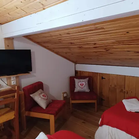 Apartment L'iseran, Et Garage Pour Motos Et Velos, Gare A 800m Fourneaux (Savoie)